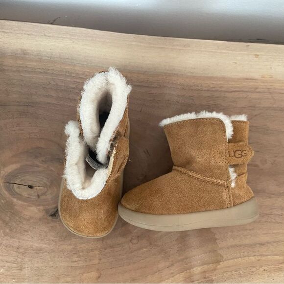 UGG Boots Kids Keelan Boot Chestnut size 2/3 - Picture 5 of 9